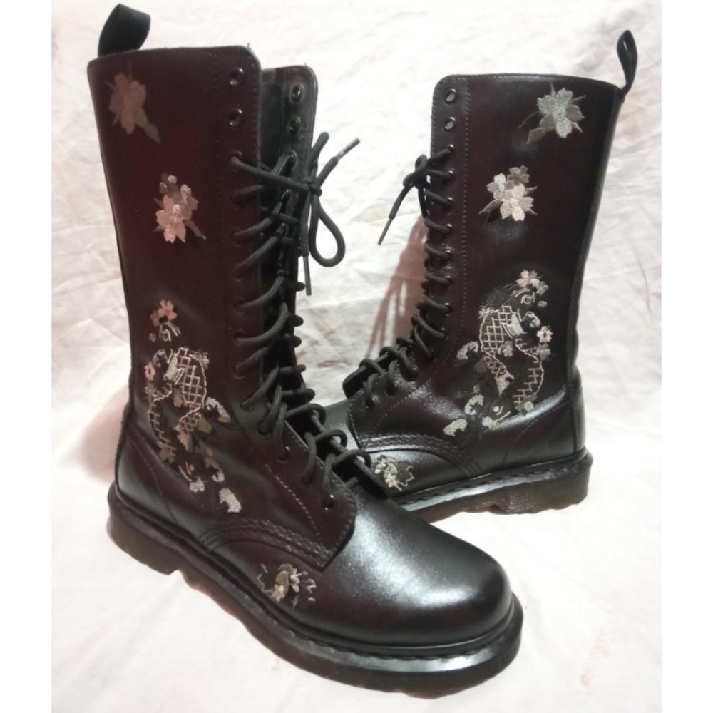 New&Rare! Dr. Martens Annissa Koi Embroidered Leather Zippered Boots Size 10/42